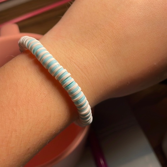 Simple, baby blue and white bracelet - Picture 1 of 1